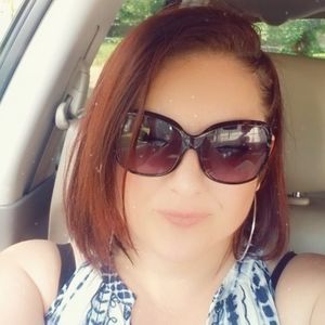 Meet your Posher, Leslie